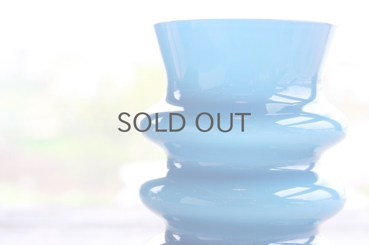 画像2: 北欧スウェーデンのガラス フラワーベース ブルー (2)