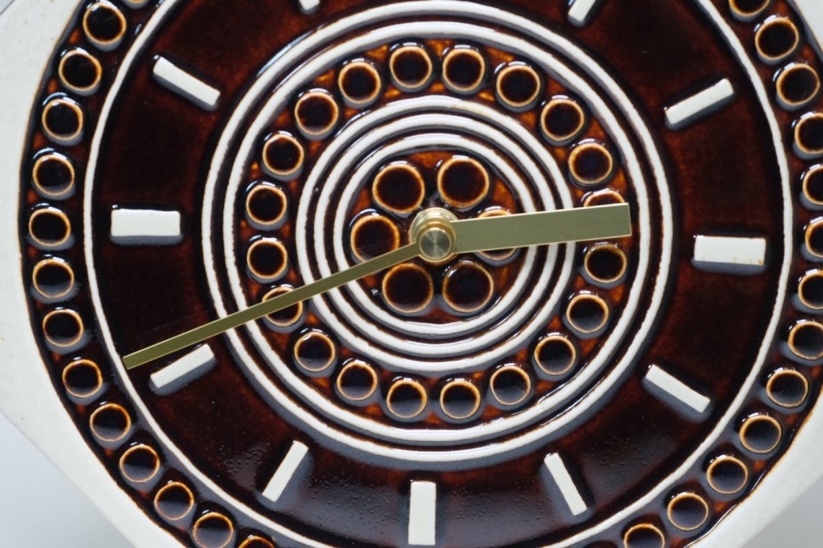 画像2: Gustavsberg/グスタフスベリ/スタジオ制作壁掛け時計/ブラウン/新品クロックムーブメント使用 /オリジナルBOX付き (2)