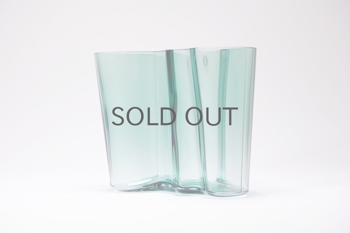 画像2: 北欧ビンテージ/iittala/イッタラ/Alvar Aalto/Aalto vase/アアルトベース/Savoy vase/H9.5cm/ライトグリーン? (2)