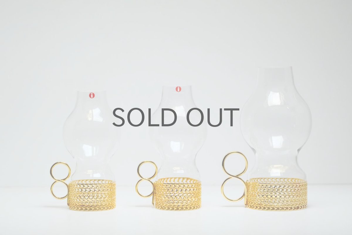 左のラタンです