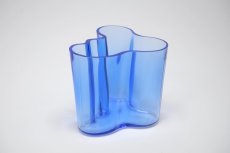 画像2: 北欧ビンテージ/iittala/イッタラ/Alvar Aalto/Alvar Aalto collection/Aalto vase/アアルトベース/H9.5cm/ウルトラマリンブルー (2)