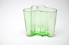 画像2: 北欧ビンテージ/iittala/イッタラ/Alvar Aalto/Alvar Aalto collection/Aalto vase/アアルトベース/H9.5cm/アップルグリーン (2)