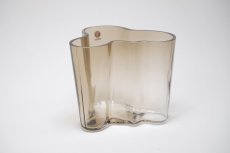 画像2: 北欧ビンテージ/iittala/イッタラ/Alvar Aalto/Alvar Aalto collection/Aalto vase/アアルトベース/H9.5cm/サンド (2)