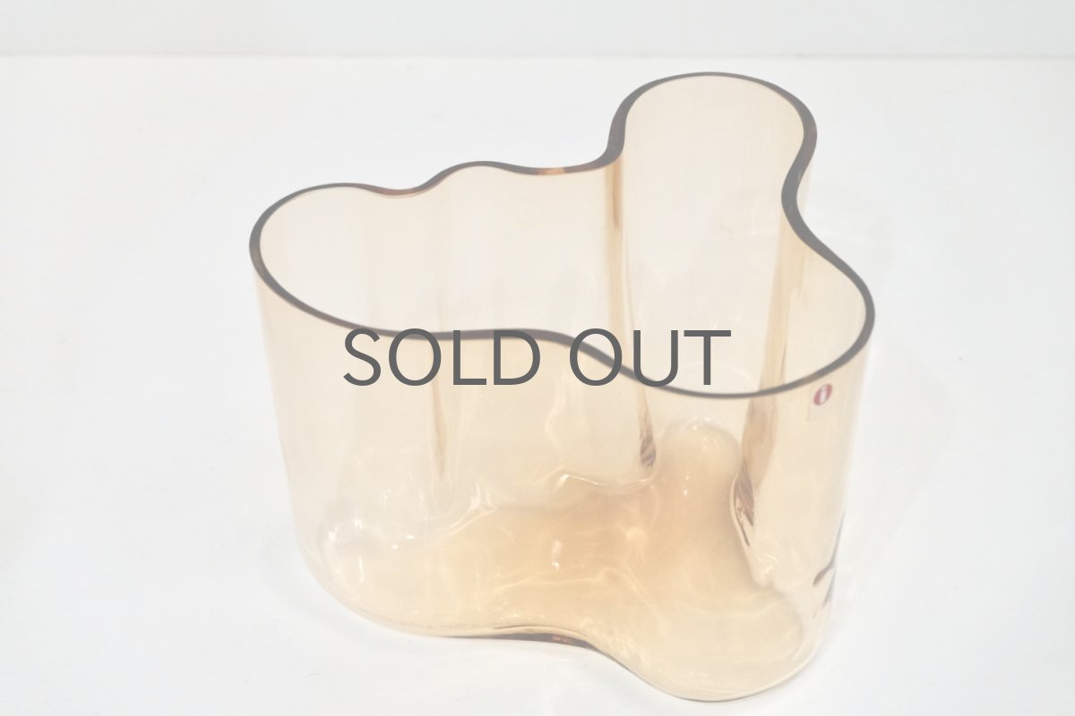 画像2: iittala/イッタラ/ALVAR AALTO/1996年限定モデル/Savoy vas/アルヴァ・アアルトコレクション ベース/貴重 (2)