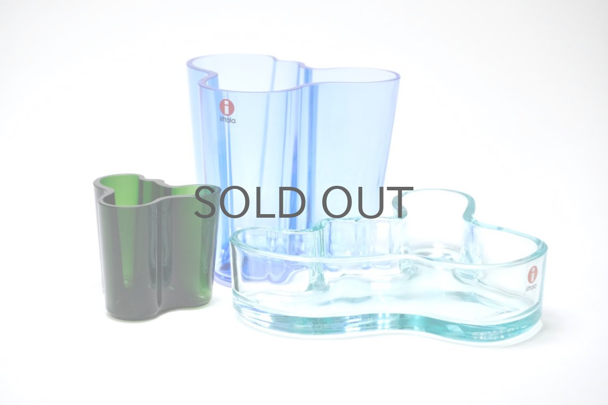 ターコイズブルーは9.5cm　グリーンは5.5cm