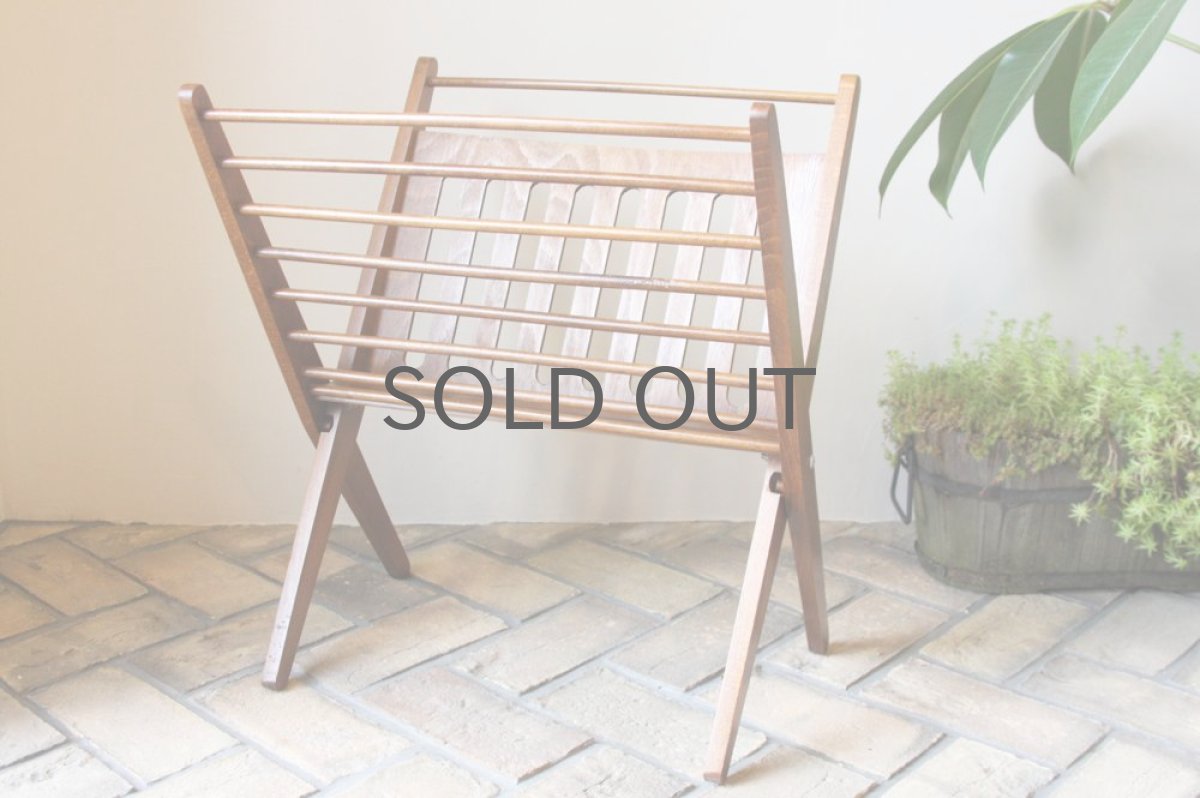 画像3: スウェーデン 木製 マガジンラック  折りたたみ式 (3)