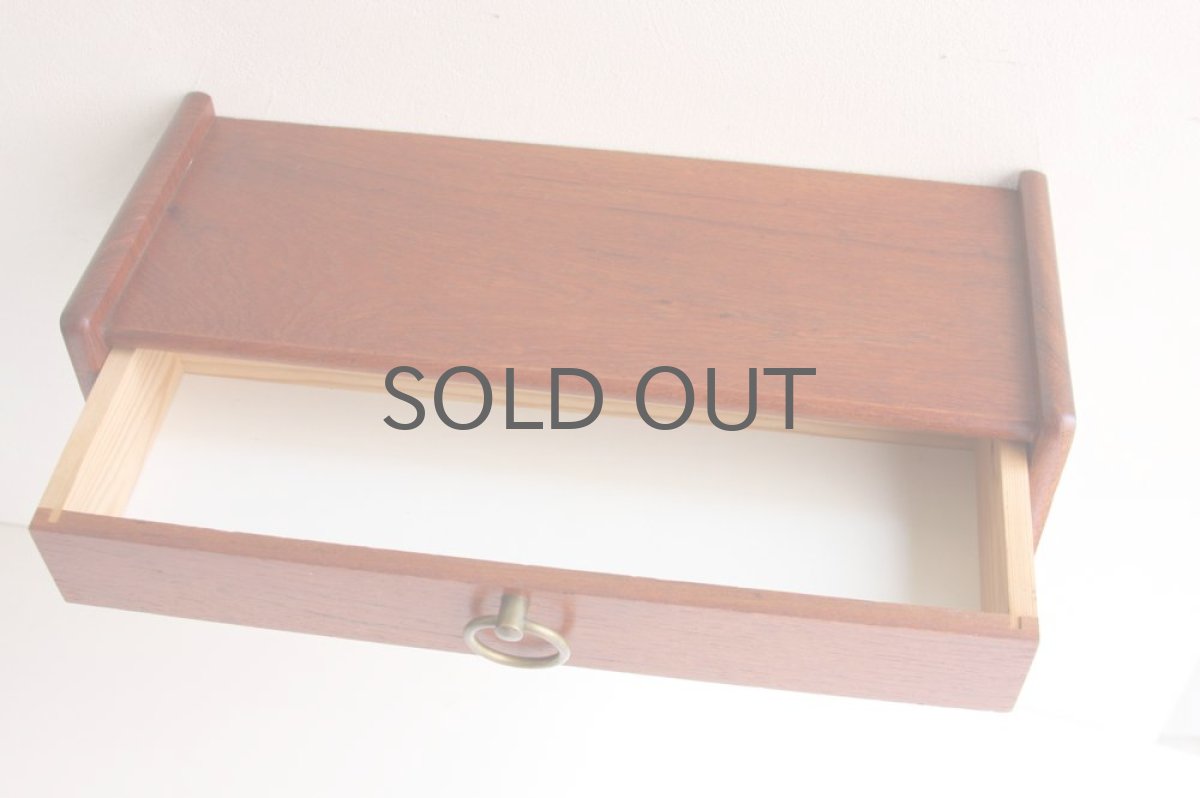 画像2: デンマーク製 ビンテージ 壁付け引き出し棚 チーク No.1 (2)