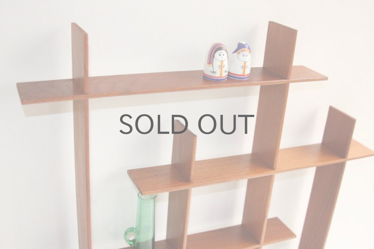 画像2: 北欧　ビンテージ　チーク　壁掛け飾り棚 スクエアー  (2)