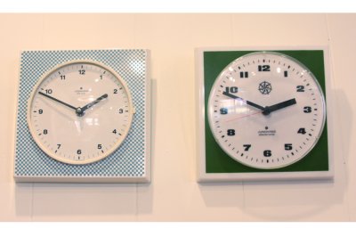 画像1: ヴィンテージ　インテリア雑貨/壁掛け時計　Junghsns製 ドイツ　 水色市松柄