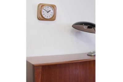 画像1: ヴィンテージ陶製　壁掛け時計　Junghsns製 ドイツ