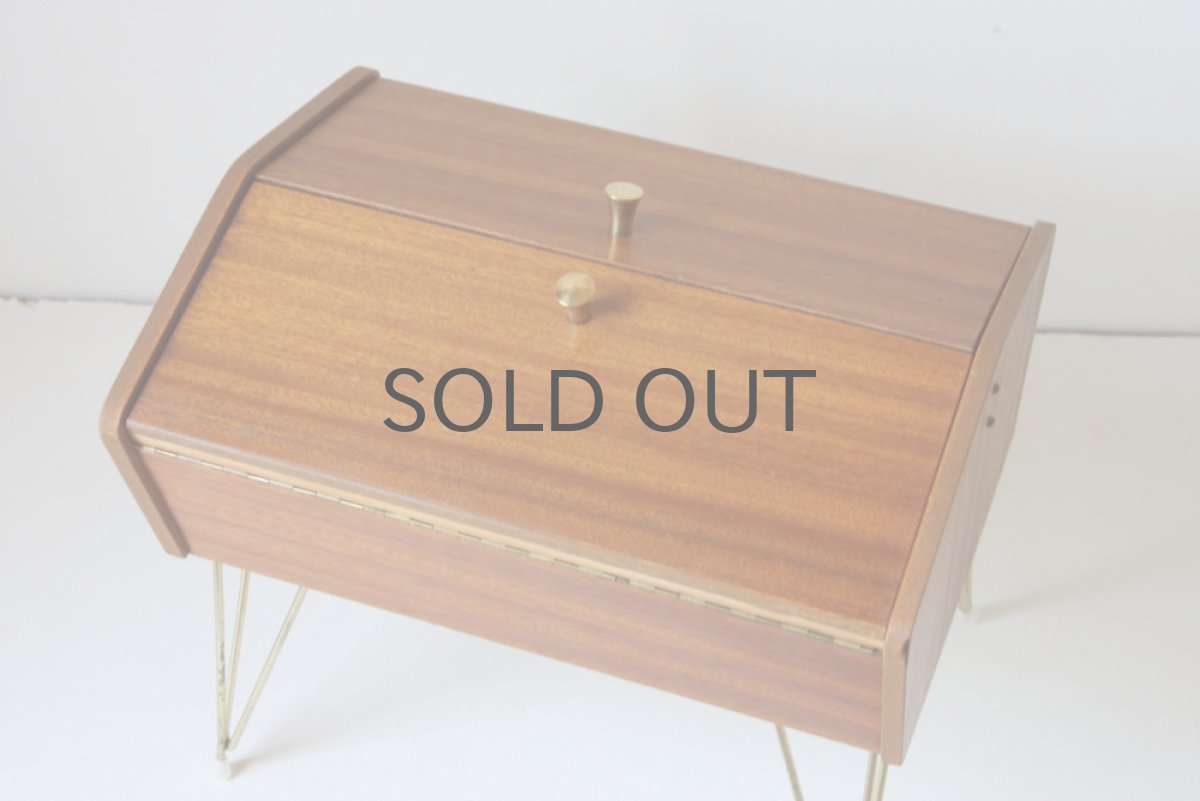 画像3: スウェーデン製　ミニソーイングボックス　脚付き (3)