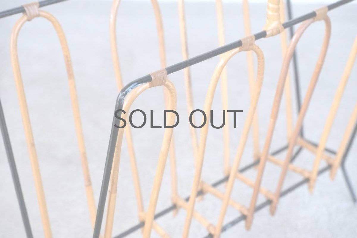 画像3: 北欧ビンテージインテリア/デンマーク/マガジンラック/アイアン＆ラタン (3)