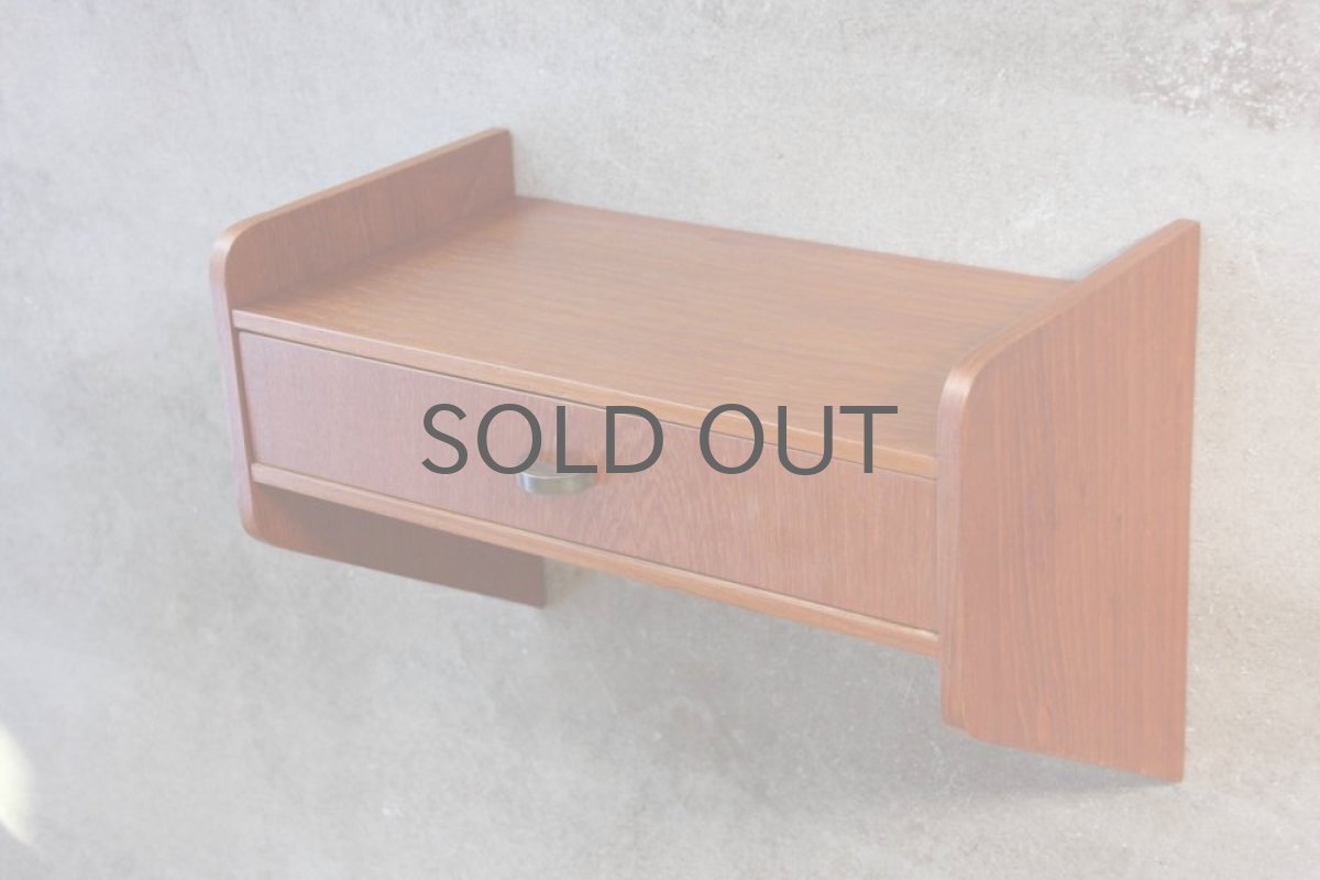 画像2: デンマーク製　ビンテージ　壁付け引き出し棚　チーク　 (2)