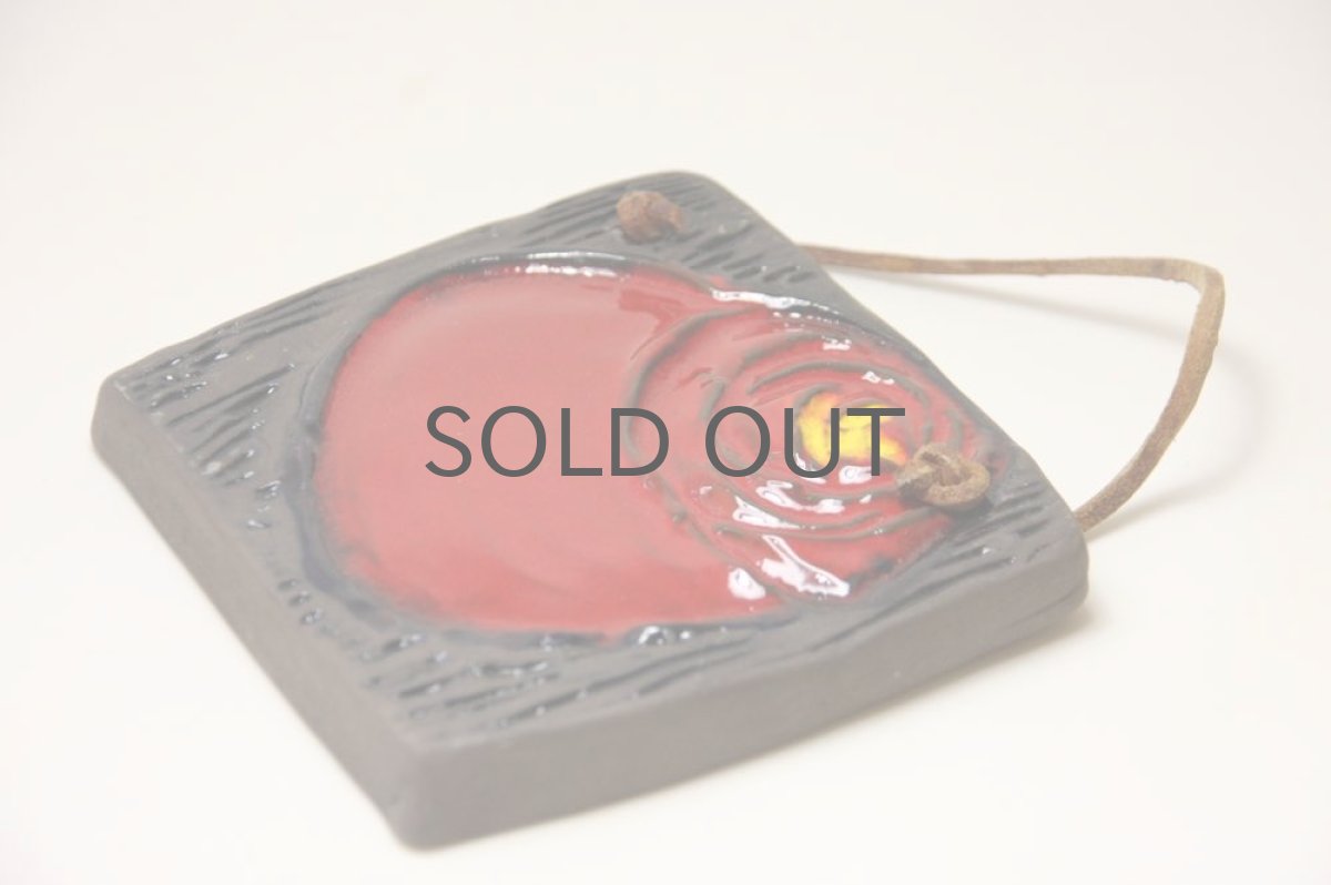 画像2: スウェーデン Jie gantofta ジィ ガントフタ 椿陶板 (2)