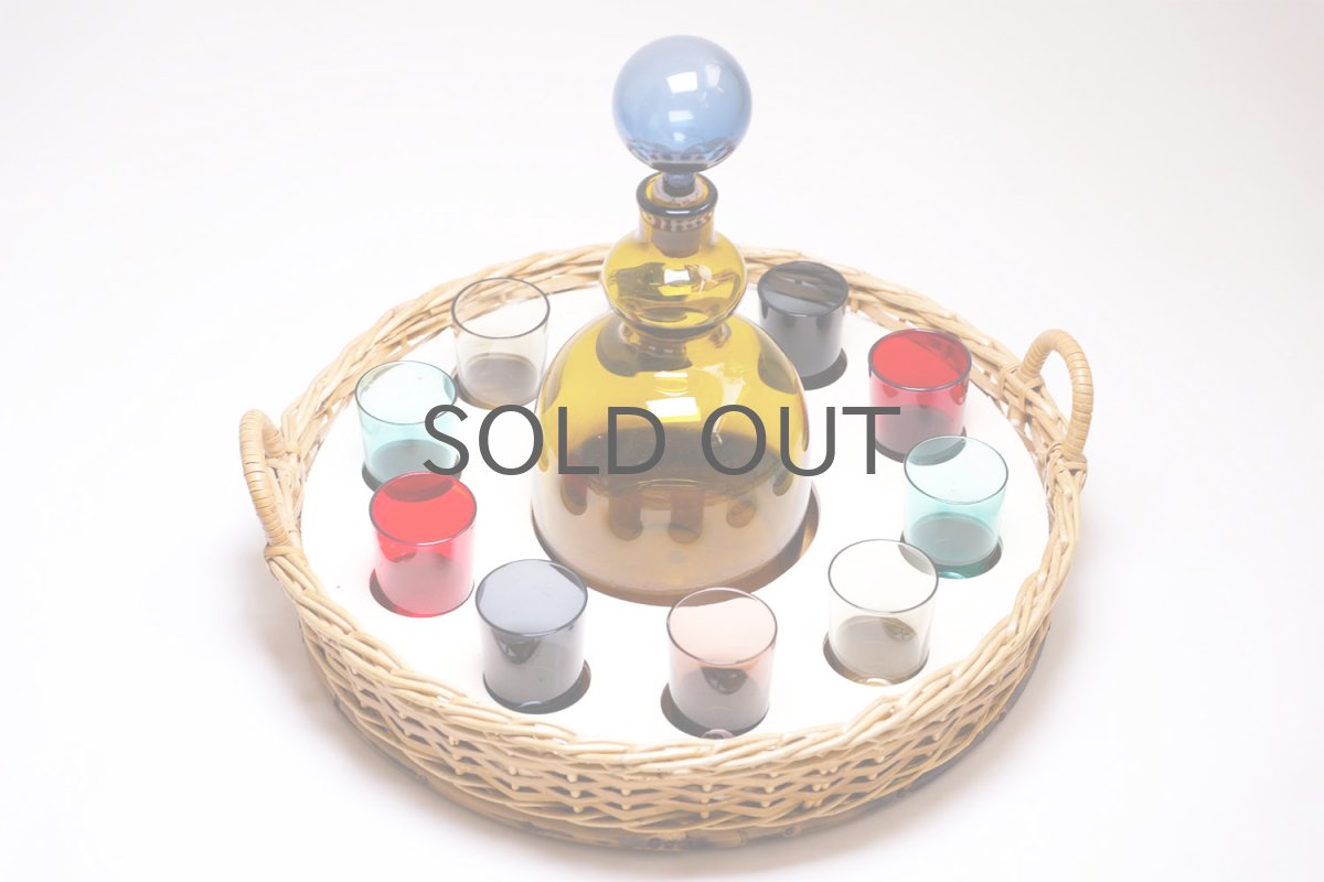 画像2: 北欧ビンテージガラス/Kaj Franck/カイ・フランク/デキャンタKF503＋ショットグラスKF1153セット＋ラタントレイ (2)