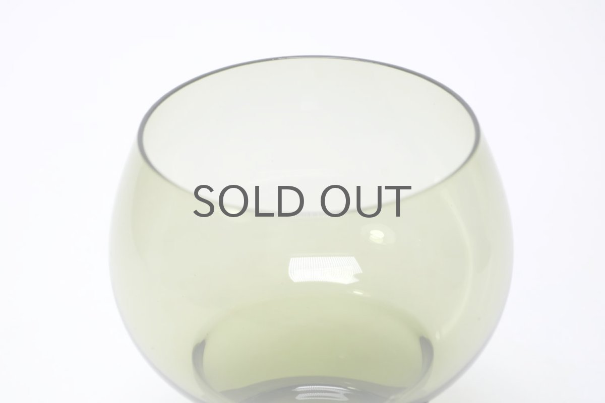 画像2: ビンテージ北欧雑貨/Kaj Franck/カイ・フランク/Wineglass 1111/Nuutajarvi/ヌータヤルヴィ/ワイングラス/オリーブグリーン/No.1 (2)