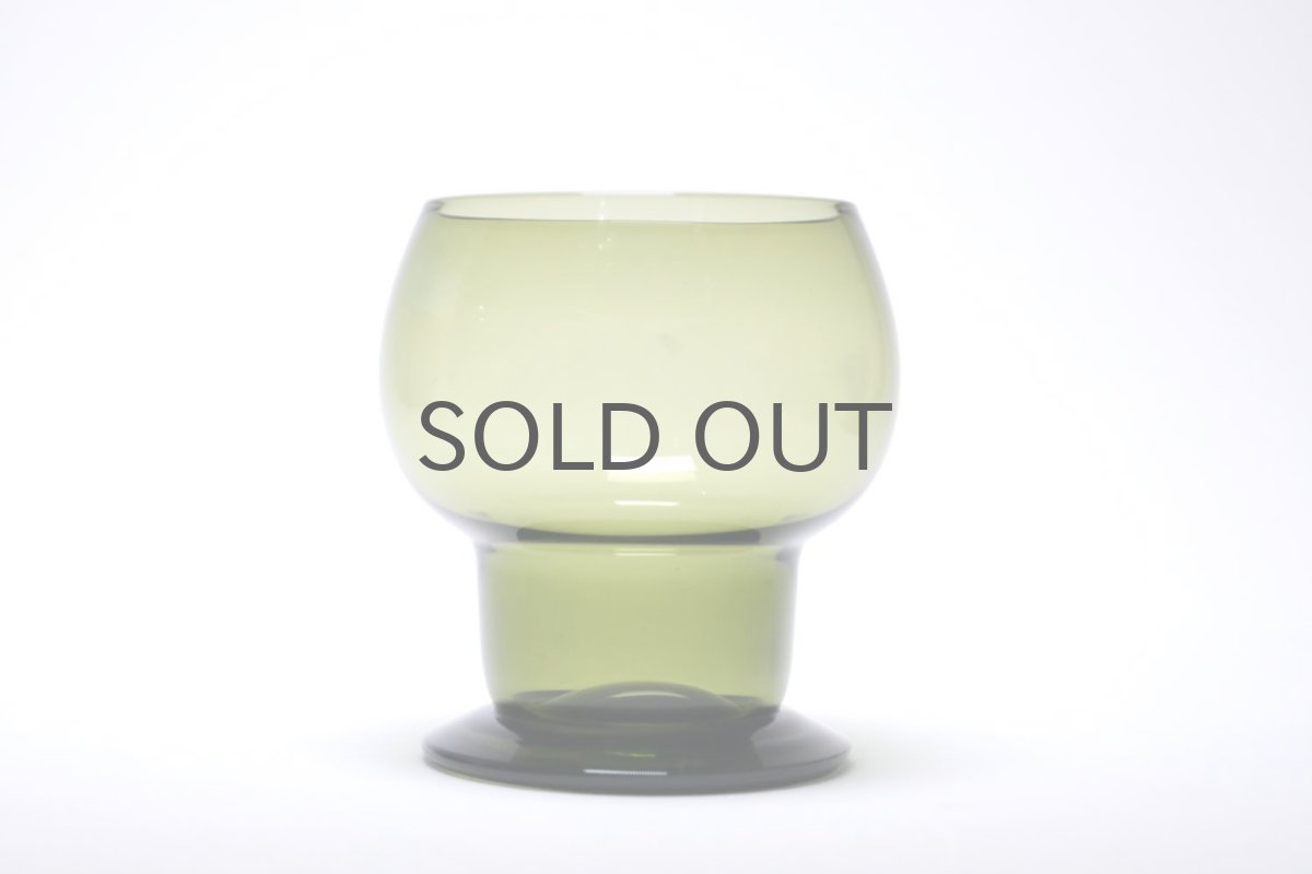 画像1: ビンテージ北欧雑貨/Kaj Franck/カイ・フランク/Wineglass 1111/Nuutajarvi/ヌータヤルヴィ/ワイングラス/オリーブグリーン/No.2 (1)