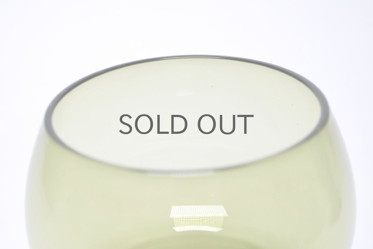 画像2: ビンテージ北欧雑貨/Kaj Franck/カイ・フランク/Wineglass 1111/Nuutajarvi/ヌータヤルヴィ/ワイングラス/オリーブグリーン/No.2 (2)