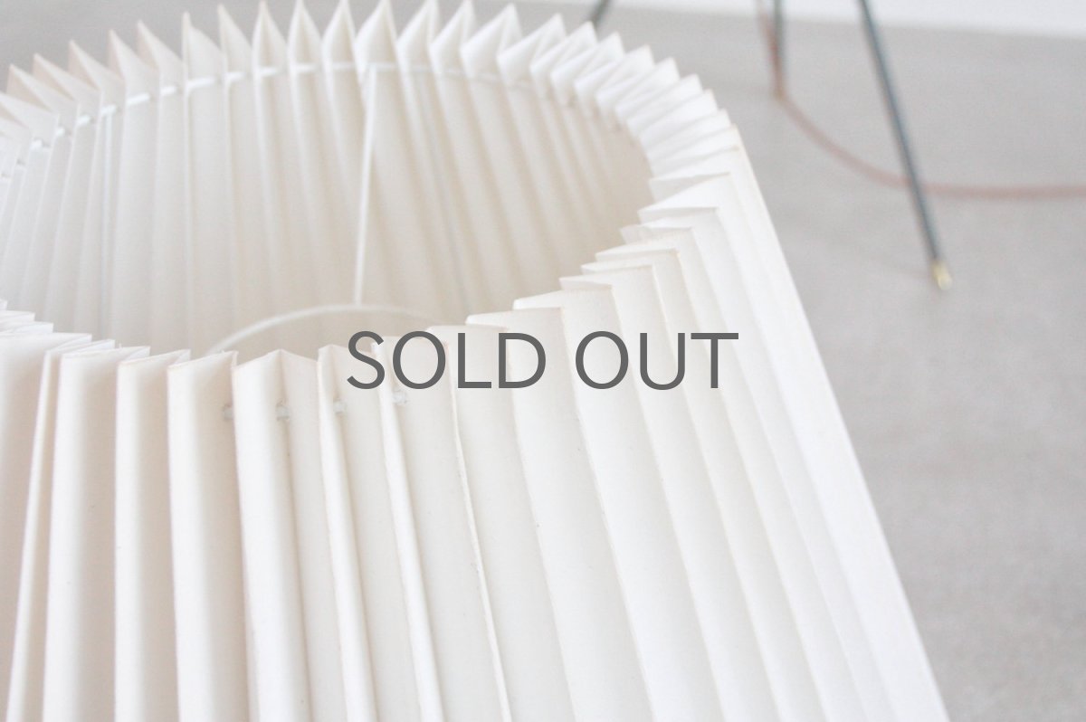 画像7: ビンテージ北欧照明/デンマーク製/フロアスタンドライト/3本脚/ジャバラシェード (7)