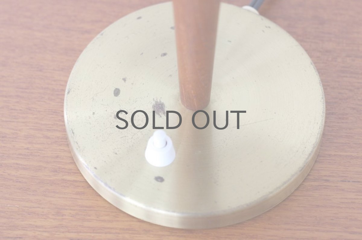 画像4: 北欧デンマークテーブルライト 真鍮×ガラス×チーク (4)