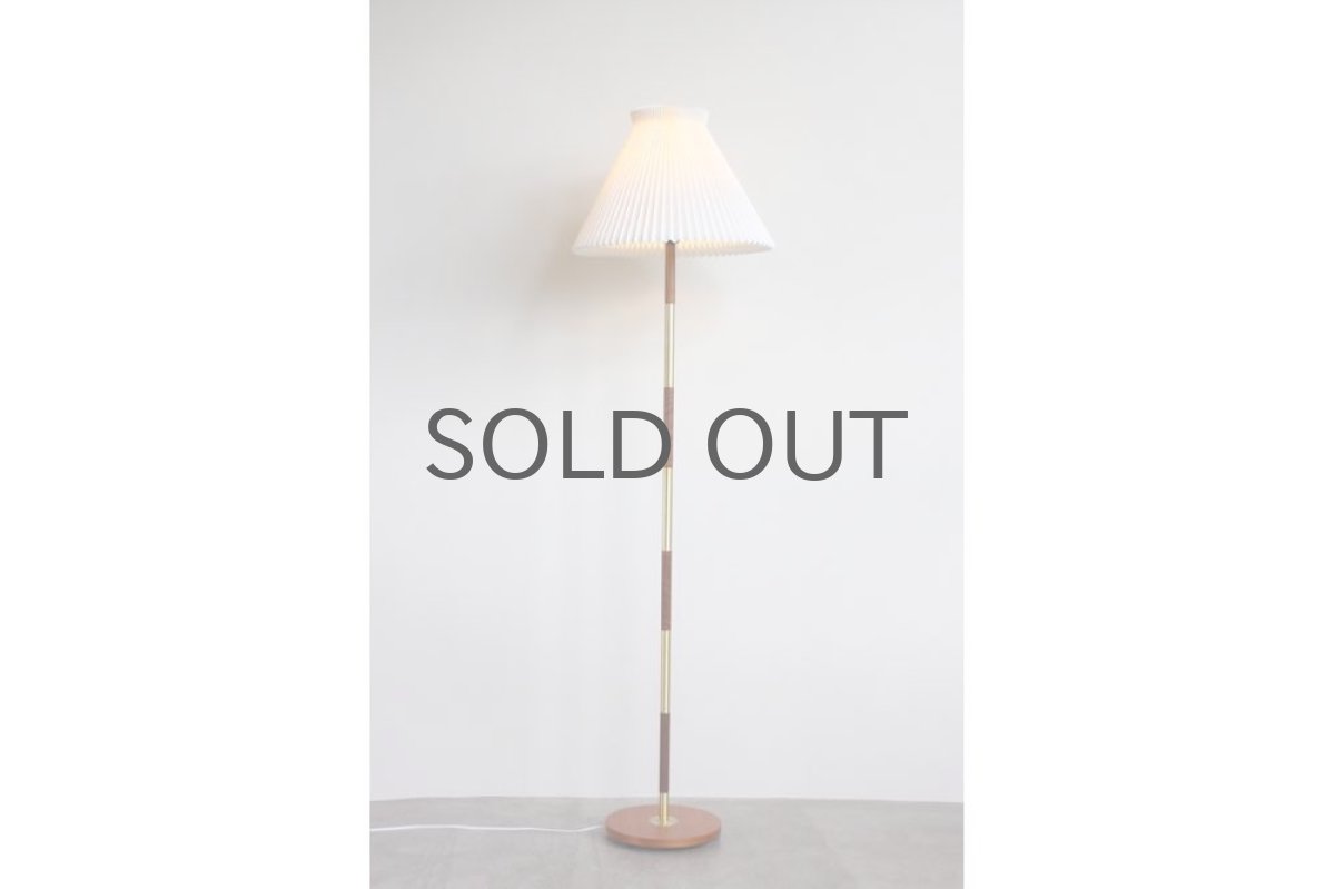 シェードは別売り