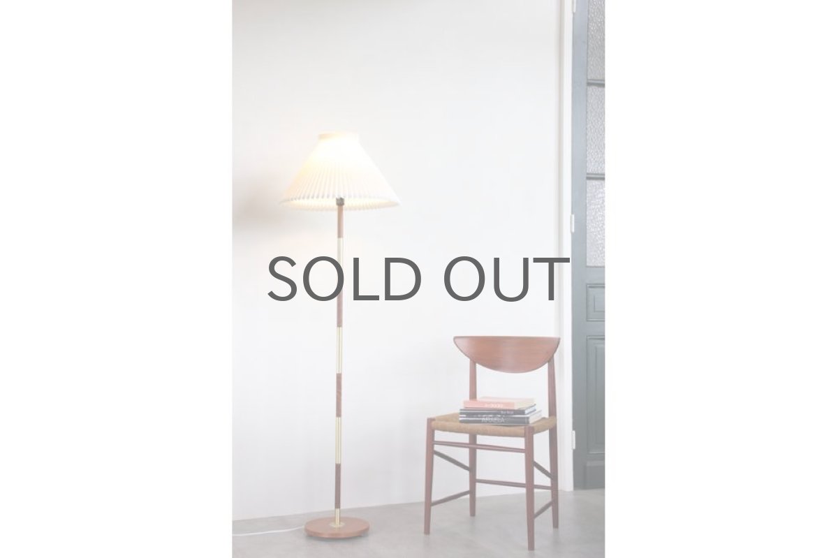 シェードは別売り