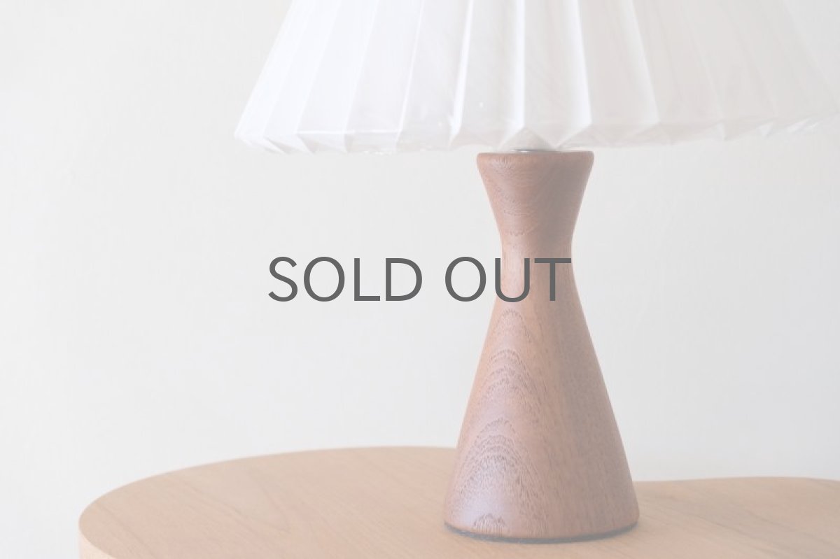 画像2: ビンテージ北欧照明/テーブルライト/スウェーデン/チーク支柱✕ジャバラシェード/No.1 (2)