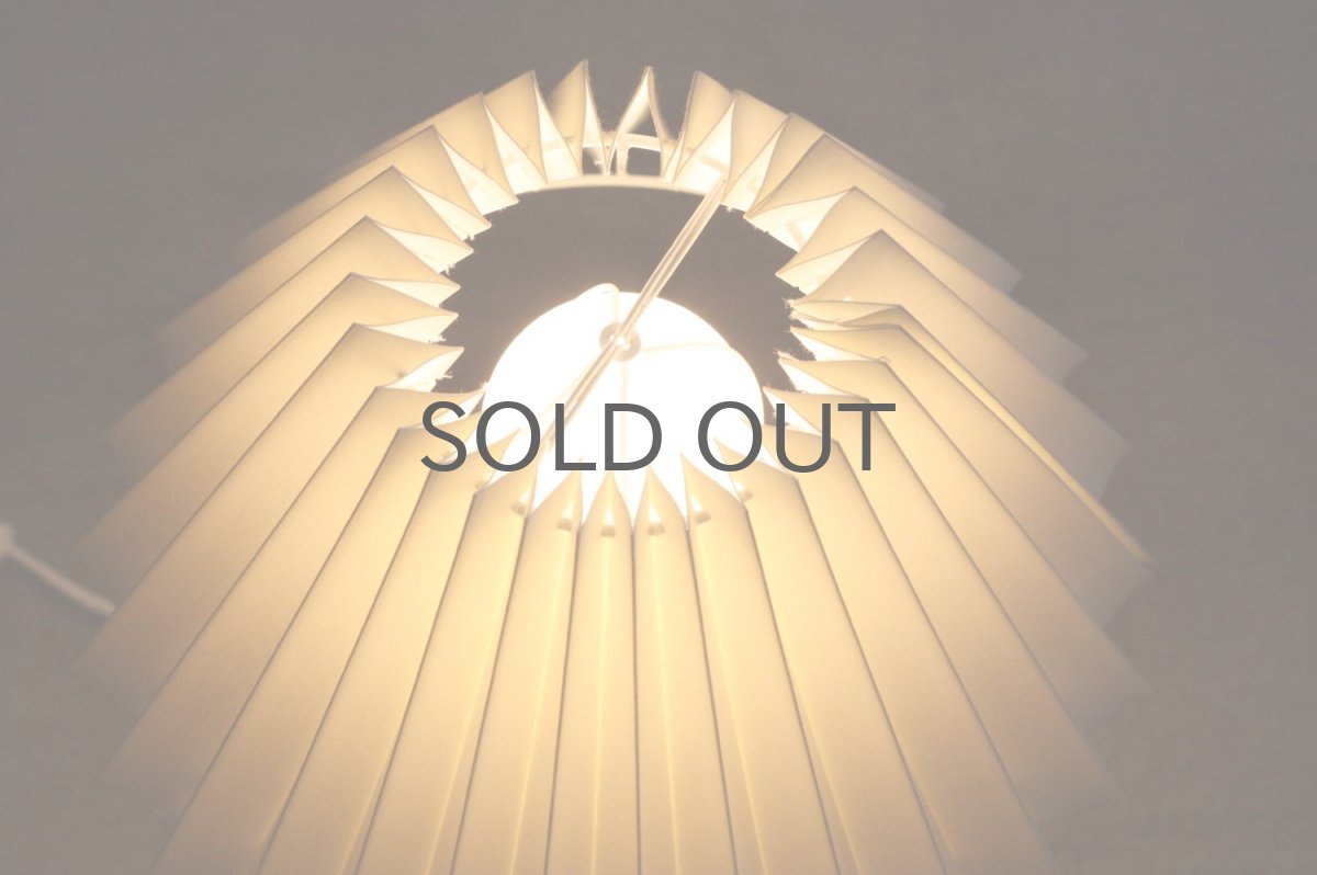 画像6: ヴィンテージ北欧照明/テーブルライト/チーク/３本脚/ジャバラシェード (6)