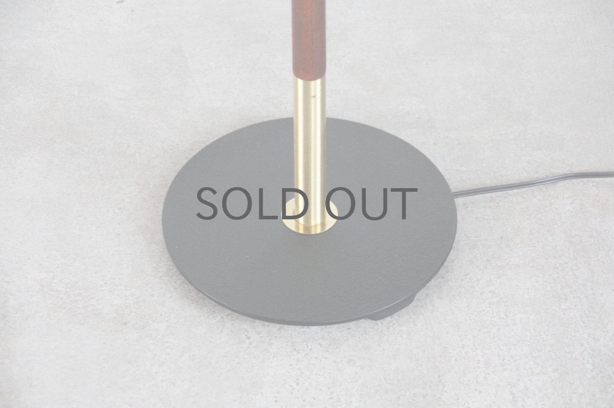 画像11: ビンテージ北欧照明/デンマーク製/フロアスタンドライト/チーク&真鍮/ジャバラシェード (11)