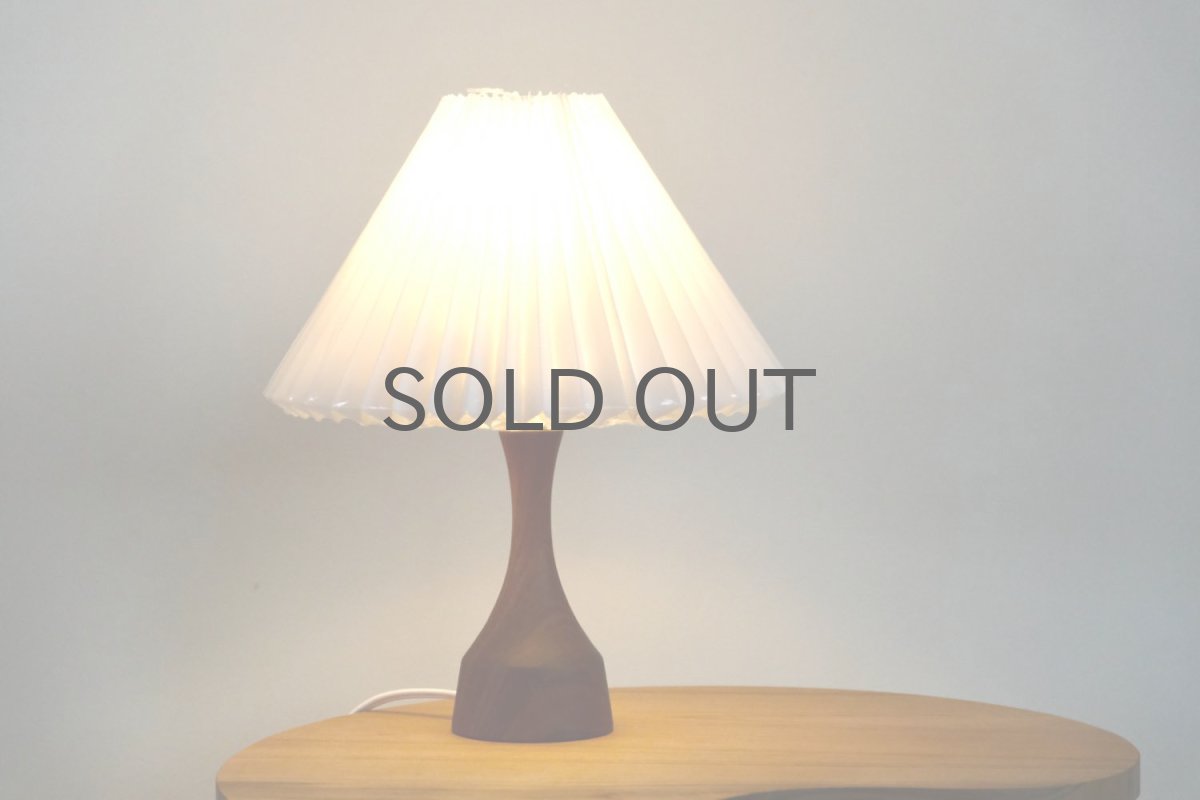 画像2: ビンテージ北欧照明/テーブルライト/スウェーデン/チーク支柱✕ジャバラシェード/No.1 (2)