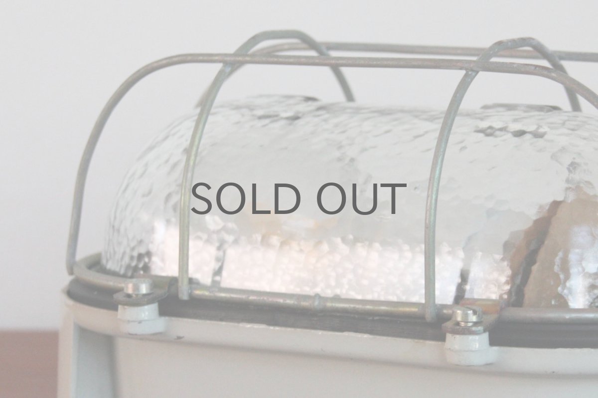 画像4: 北欧デンマーク/デットストック/スチール×ガラス/ウォールライト(街灯) (4)