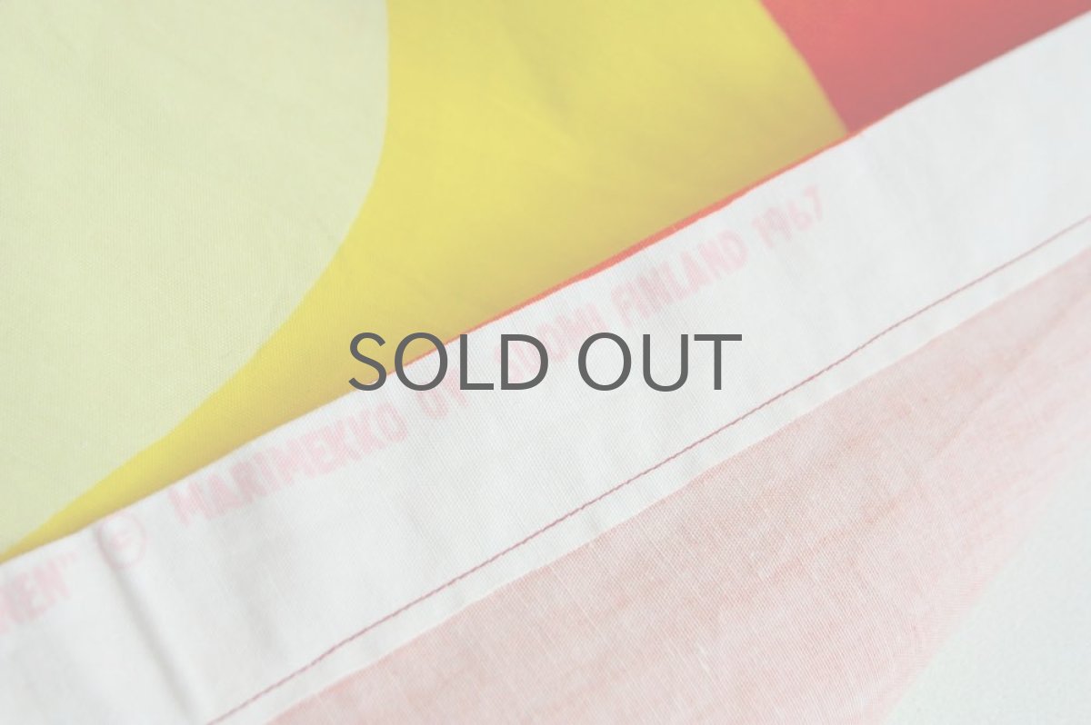 画像4: 北欧ビンテージファブリック/marimekko/マリメッコ/1967年/MUSTASUKKAINEN/MAIJA ISOLA (4)