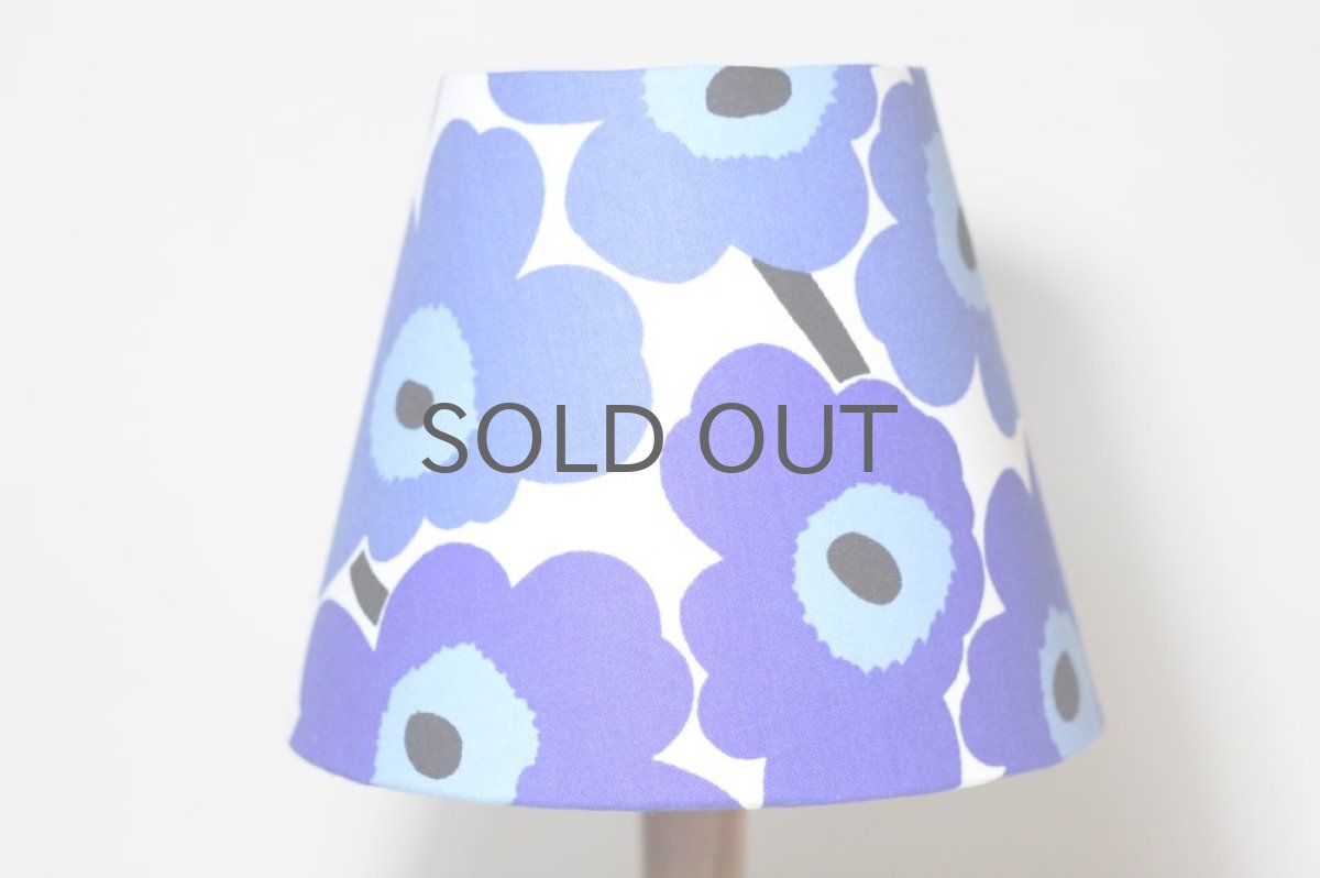 画像2: テーブルライト チーク+マリメッコシェード  unikkoウニッコ ブルー (2)