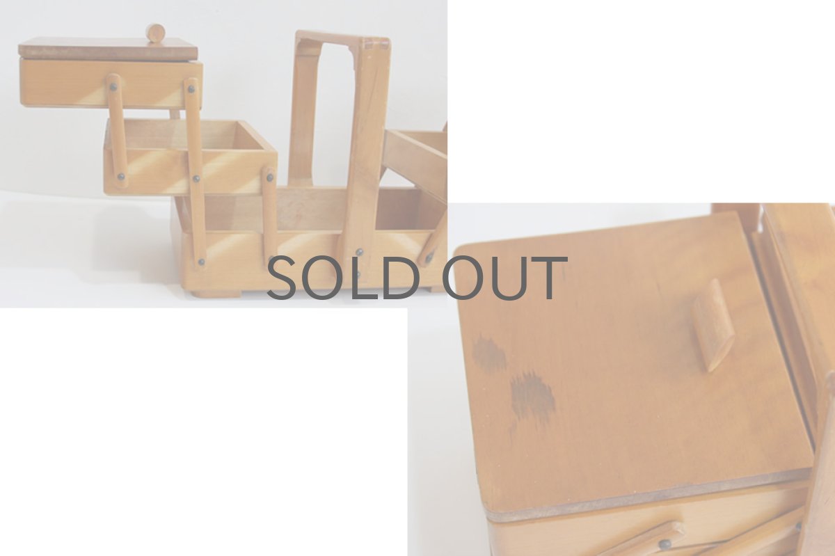 画像4: スウェーデン製 アンティーク  ソーイングボックス アンティークの糸、レース、指ぬきセット (4)