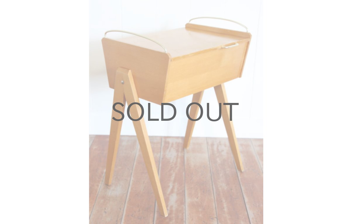 画像2: ソーイングテーブル　スウェーデン製　 (2)