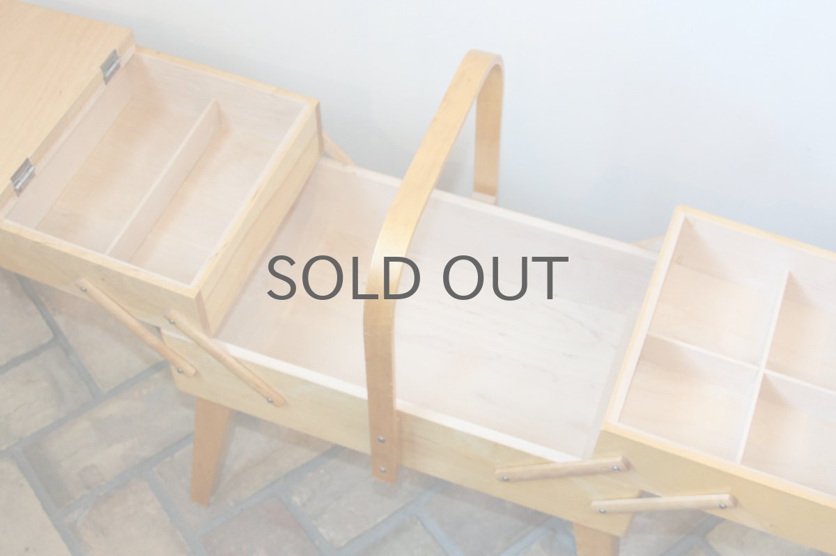 画像5: スウェーデン製 アンティーク  ソーイングボックス 脚付き (5)