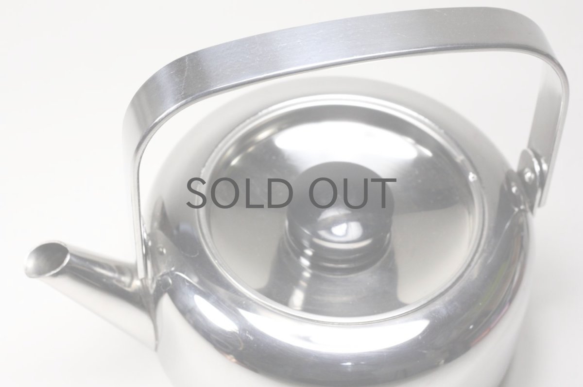 画像2: 北欧ビンテージ/フィンランド/Timo Sarpaneva/ティモ・サルバネッバ/OPA/ステンレスティーポット (2)
