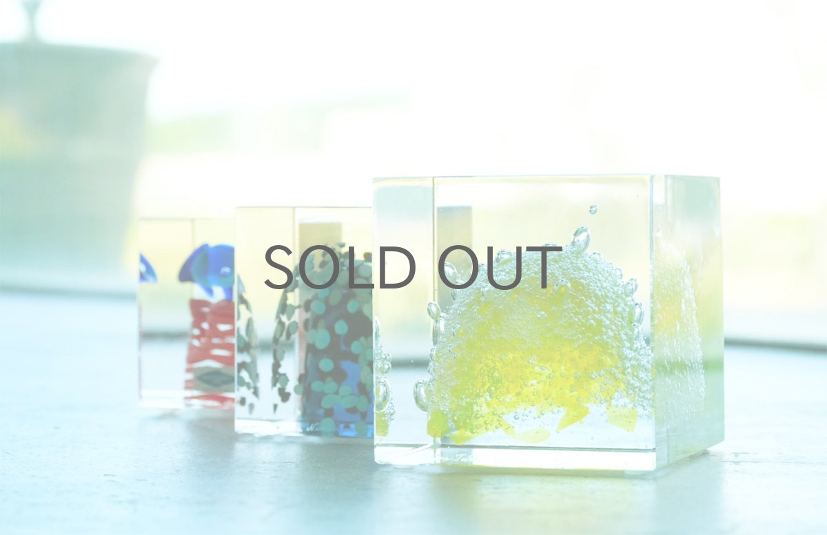 画像11: 北欧アートガラス/ビンテージガラス/アートピース/Oiva Toikka/オイバトイッカ/Nuutajarv/ヌータヤルヴィ/special cube/スペシャルキューブ/イエロー (11)