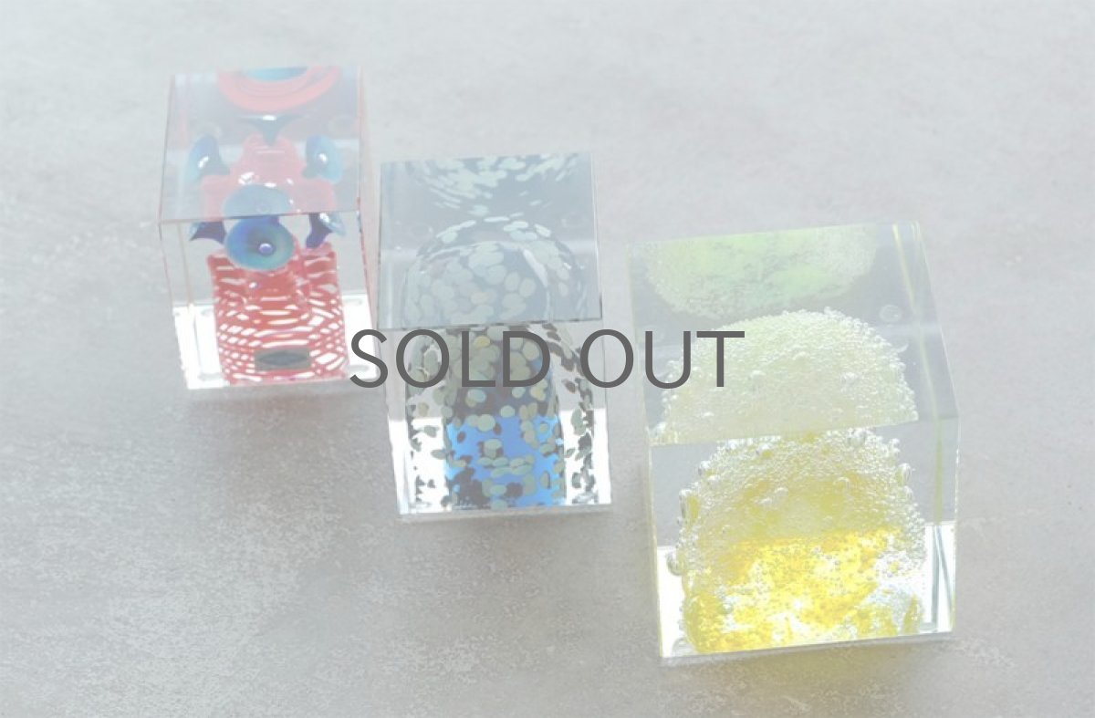 画像10: 北欧アートガラス/ビンテージガラス/アートピース/Oiva Toikka/オイバトイッカ/Nuutajarv/ヌータヤルヴィ/special cube/スペシャルキューブ/イエロー (10)