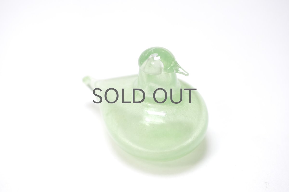 画像2: 北欧アートガラス/iittala/イッタラバード/Oiva Toikka/オイバトイッカ/Hippiainen/ヒッピアイネン/Golden-Crested Kinglet/ライムグリーン (2)