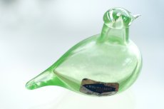 画像2: 北欧アートガラス/iittala/イッタラバード/Oiva Toikka/オイバトイッカ/Hippiainen/ヒッピアイネン/Golden-Crested Kinglet/企業バード/ライム (2)