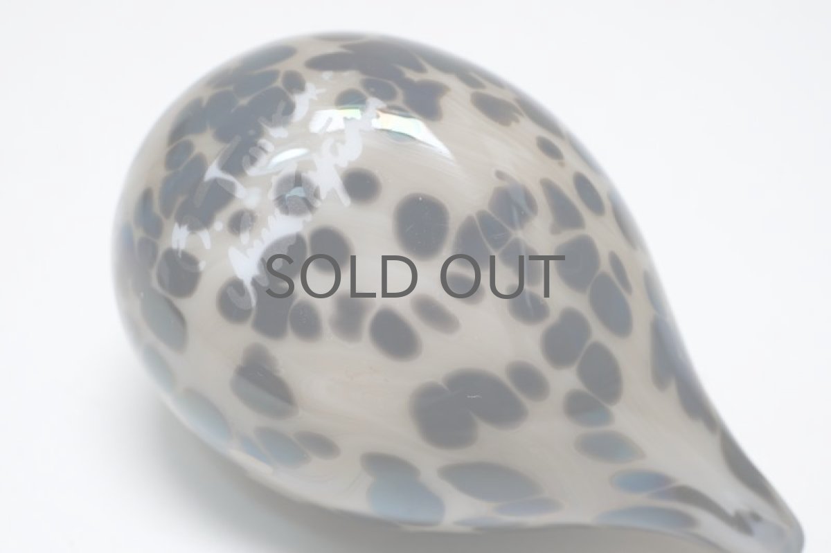 画像9: 北欧アートガラス/iittala/イッタラバード/Oiva Toikka/オイバトイッカ/Pikku Hippi/ピックヒッピ/Small GoldCrest//巣付き/スモーク&ブラック斑点/No.2 (9)