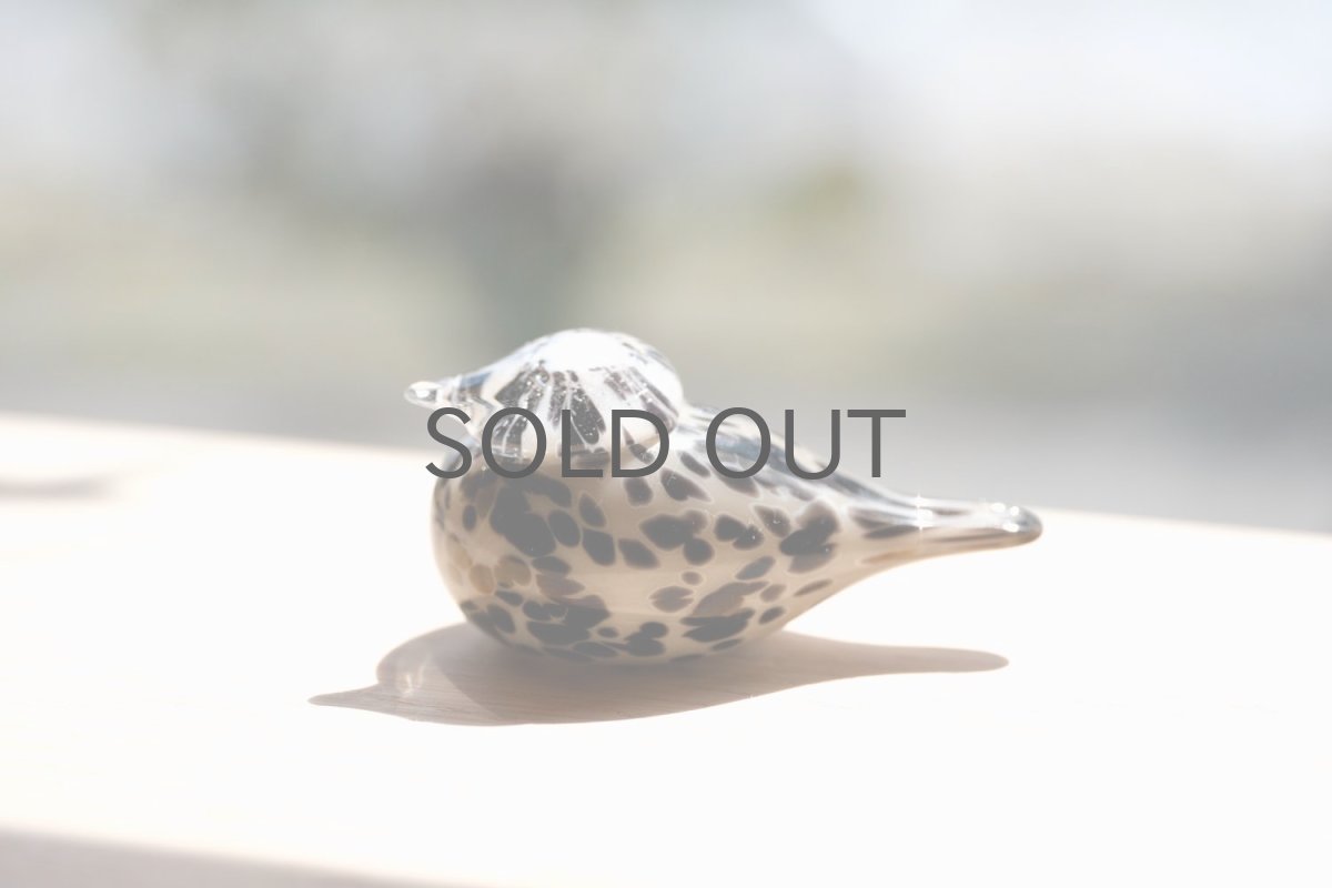 画像6: 北欧アートガラス/iittala/イッタラバード/Oiva Toikka/オイバトイッカ/Small GoldCrest/Pikku Hippi/ベージュ (6)