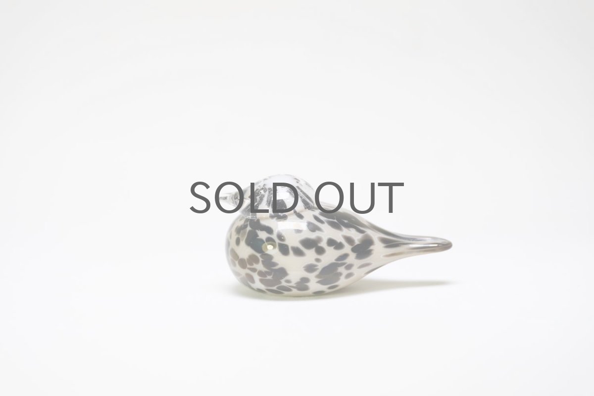 画像1: 北欧アートガラス/iittala/イッタラバード/Oiva Toikka/オイバトイッカ/Small GoldCrest/Pikku Hippi/ベージュ (1)