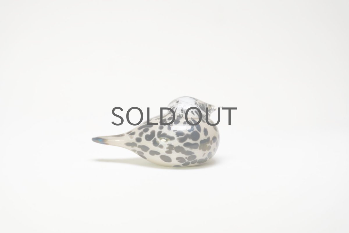 画像3: 北欧アートガラス/iittala/イッタラバード/Oiva Toikka/オイバトイッカ/Small GoldCrest/Pikku Hippi/ベージュ (3)