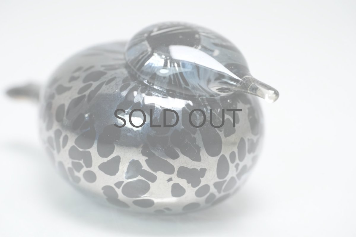 画像4: 北欧アートガラス/iittala/イッタラバード/Oiva Toikka/オイバトイッカ/Small GoldCrest/2004/スモールゴールドクレスト/ブラック&シルバーラスター斑点/No.2 (4)