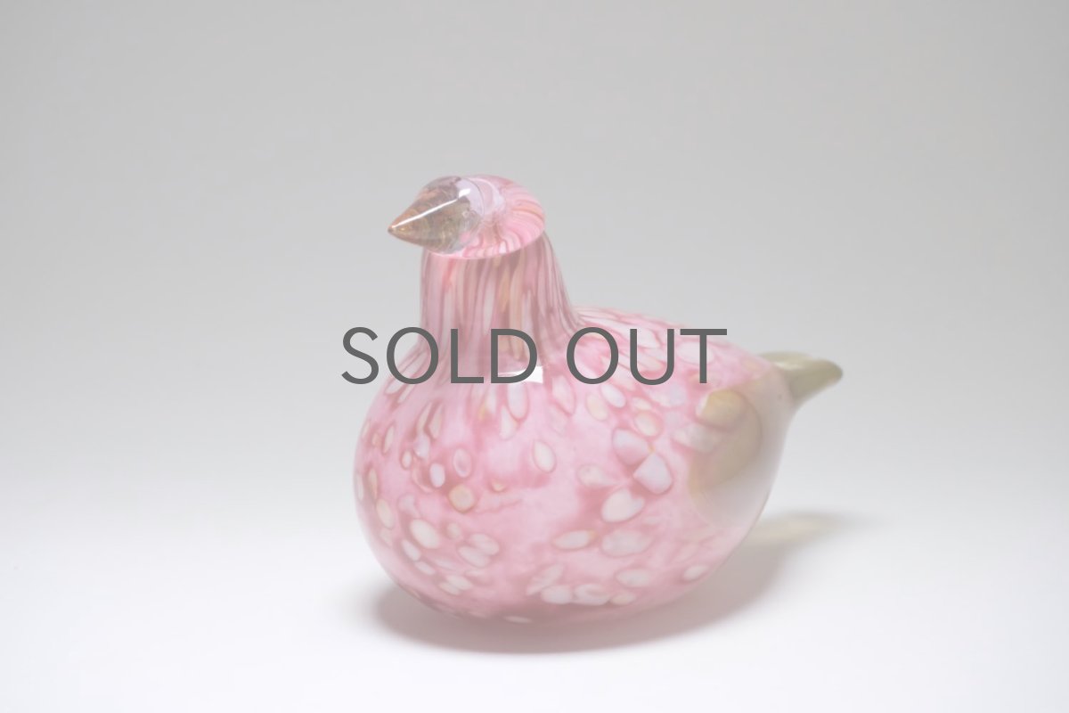 画像2: 北欧アートガラス/ビンテージガラス/Oiva Toikka/オイバ・トイッカ/Nuutajarvi/ヌータヤルヴィ/Taviokuurna/Pine Grossbeak /ピンク/2006年 (2)