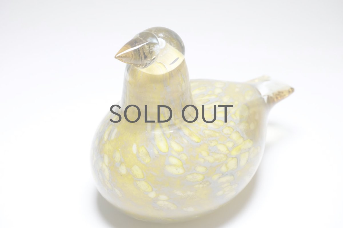 画像3: 北欧アートガラス/ビンテージガラス/Oiva Toikka/オイバ・トイッカ/Nuutajarvi/ヌータヤルヴィ/Taviokuurna/Pine Grossbeak /イエロー/2006年 (3)