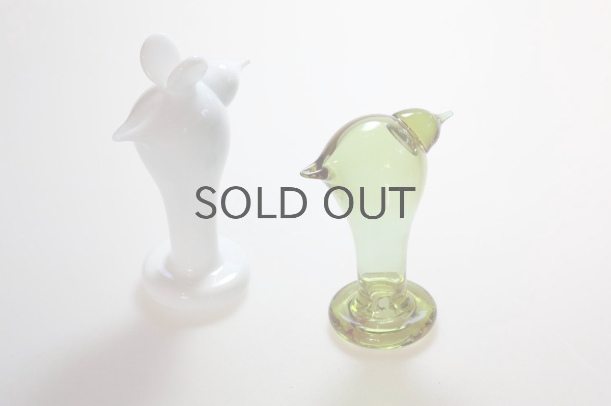 蛍光灯で見たときの色合い