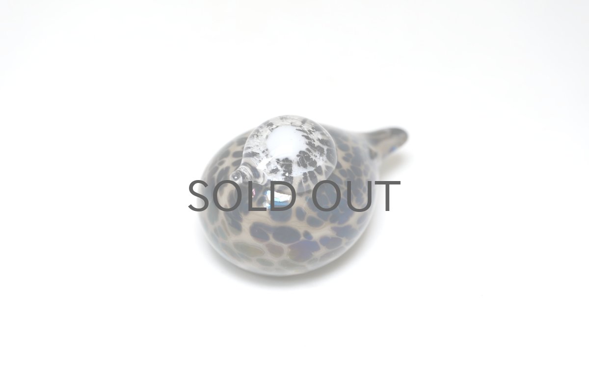 画像3: 北欧アートガラス/iittala/イッタラバード/Oiva Toikka/オイバトイッカ/Pikku Hippi/ピックヒッピ/Small GoldCrest//巣付き/スモーク&ブラック斑点/No.1 (3)